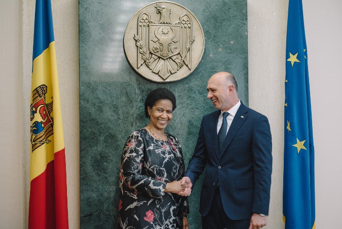 UN Women Executive Director Phumzile Mlambo-Ngcuka at the meeting with Pavel Filip, Prime Minister of Moldova. Photo: UN Women Moldova/Ramin Mazur