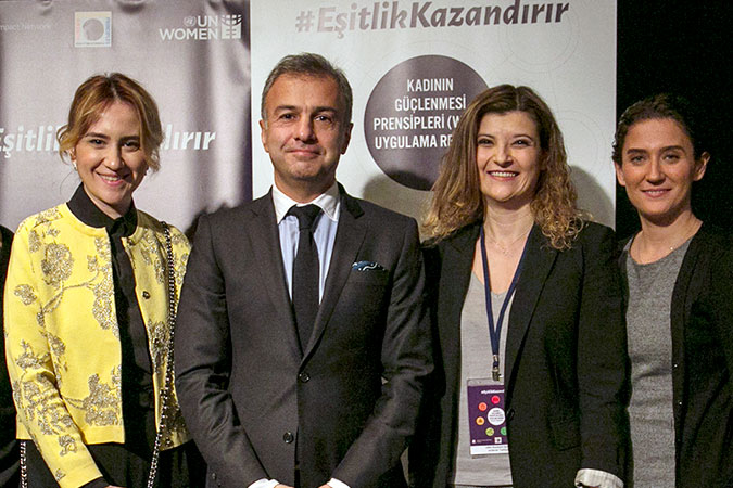 Mustafa Seçkin, Vice-President, Unilever N. Africa, Middle East, Turkey, Russia, Ukraine and Belarus Ice Cream & Beverages Categories, with members of Unilever turkey diversity and inclusion committee at the WEPs Implementation Guide launch event in Istanbul on 25 January 2017. Photo: Global Compact Turkey/Tolga Sezgin