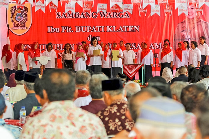 The peace declaration is made at Nglinggi village on 01 November 2017. Photo: UN Women/Roni Bintang