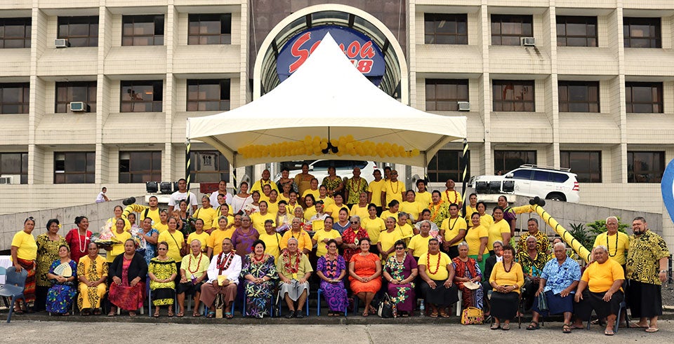 Participants in the project came together for a closing ceremony, where 20 nofotane women were celebrated as "star earners". Photo: UN Women/Sarika Chand