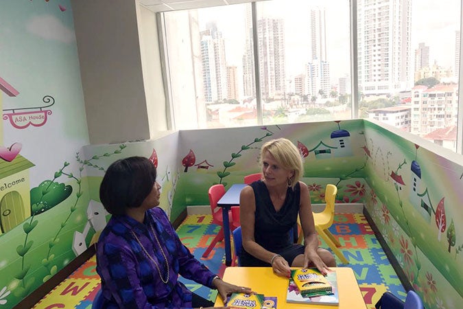 UN Women Deputy Executive Director Asa Ms. Regnér visits a safe space for survivors of gender-base violence set up by the Panamanian National Women’s Institute (INAMU). Photo credit: Natalia Ramirez