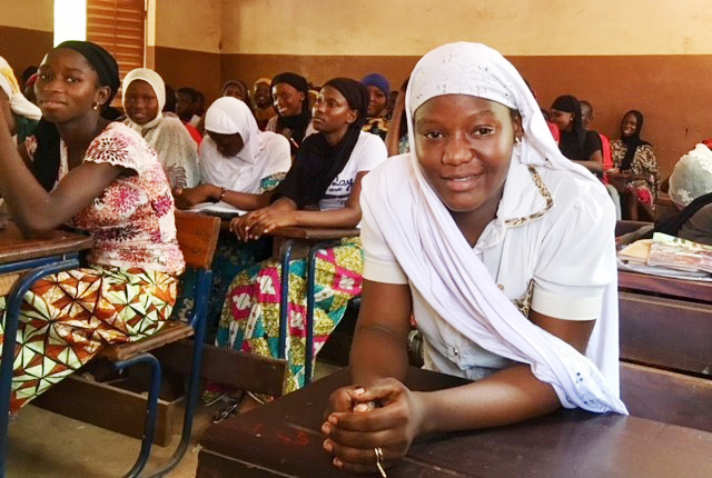 Fatouma Kanta attended extra tutoring classes organized by UN Women, together with 1,007 other girls and boys from vulnerable families across Bamako. Photo: UN Women/Sandra Kreutzer