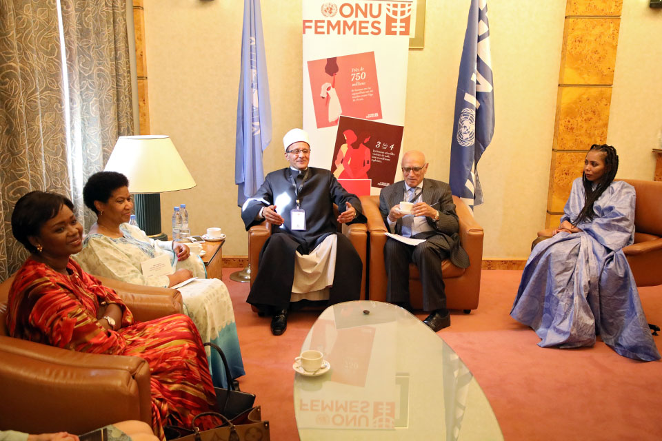 UN Women Executive Director Phumzile Mlambo-Ngucka (second from left), Regional Goodwill Ambassador Jaha Dukureh (right) and Oulimata Sarr Regional Director a.i for UN Women West and Central Africa, meets with The Deputy Grand Imam of Al Azhar. Photo: UN Women/Dieynaba Niabaly