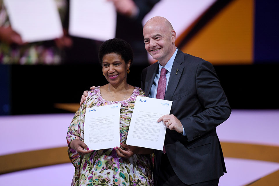 Gianni Infantino, FIFA President and Phumzile Mlambo-Ngcuka, Executive Director of UN Women sign a Memorandum of Understanding during the FIFA Women's Football Convention at Paris Expo Porte de Versailles on June 07, 2019 in Paris, France. Photo: Mike Hewitt - FIFA/FIFA via Getty Images