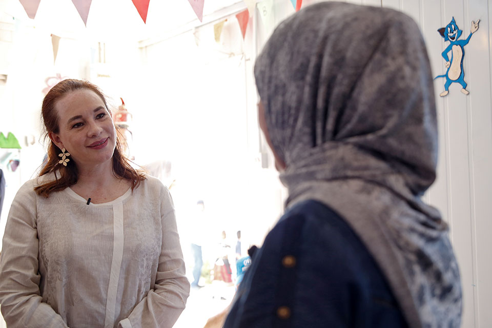 María Fernanda Espinosa Garcés, President UN General Assembly, meets Ms. Amal Al Zoubi, a childcare provider enrolled in the UN Women Oasis Center for Resilience and Empowerment of Women and Girls in the Za'atari refugee camp. Photo: UN Women/Lauren Rooney