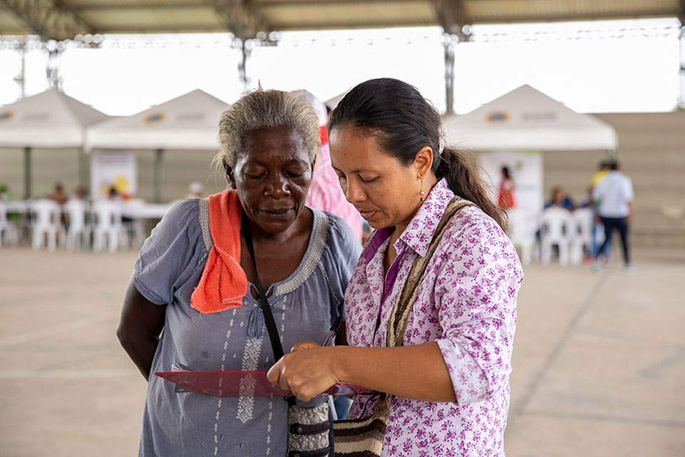 In Colombia, UN Women is working to improve the management of the information registry for women and girls, providing local rapid response plans for gender-based violence and sexual exploitation, and sensitizing the public about migrant women’s rights Photo: UN Women