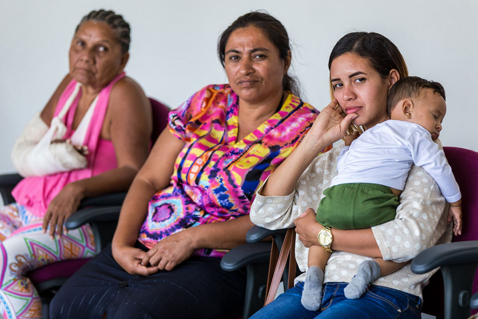 In safe spaces provided by UN Women, migrant women share their life stories and learn from each other. Photo: UN Women/Felipe Abreu