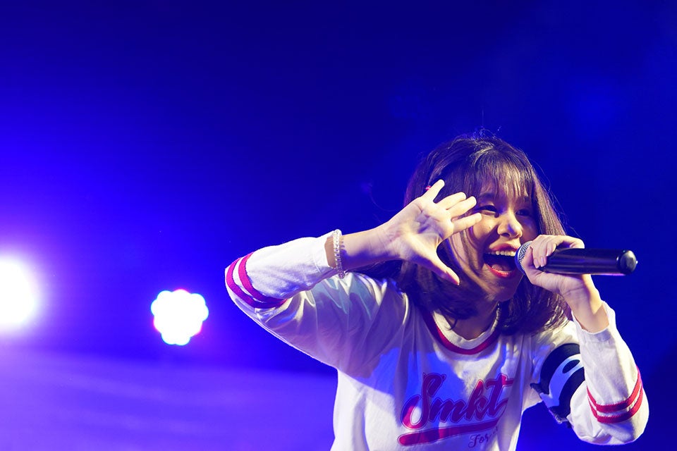 Naruthai Tansukasem performing during a 2019 reunion concert with her former group “Siamese Kittenz”. Photo courtesy of Kukufoto