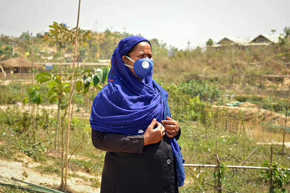 Mobina Khatun est une Rohingya qui s’est portée volontaire pour travailler avec ONU Femmes. Photo : ONU Femmes/Pappu Mia