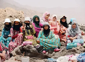 In Morocco, about10,000 women collect shellfish and other seafood along the Moroccan coastline to make a living. Photo: UN Women/Mediating