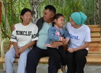 After the GALS training, Gulnaz Almambet kyzy and Rakhat Asankul uulu are modelling equal gender roles for their two daughters. Photo: Education Community Development 