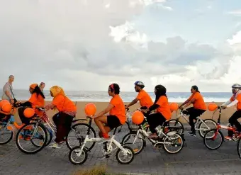 Bicycle rally in Maldives to celebrate the 16 Days of Activism to end violence against women and girls. Photo: UN RCO Maldives/Lara L. Hill