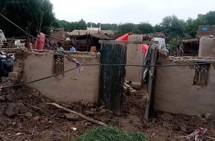 Une vue d’une habitation endommagée par les inondations au Pakistan, en août 2022. Photo diffusée avec l’aimable autorisation de Rozan 