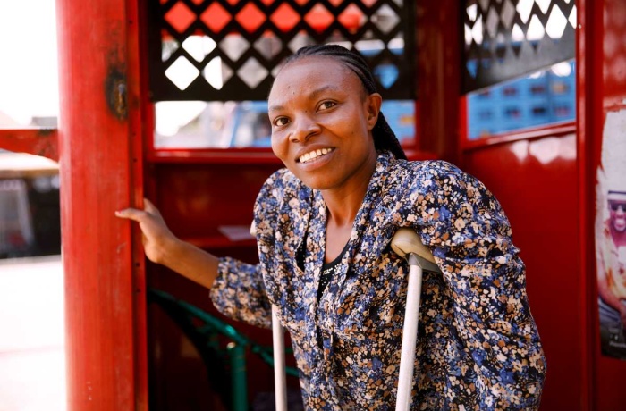 Yvonne Makendo is a mobile unit seller and seamstress from Bukavu, Democratic Republic of the Congo. She was affected by the eruption of Mount Nyiragongo, but with the support of UN Women she was able to restart her first business, launch a second one and is now working to empower other women like her.