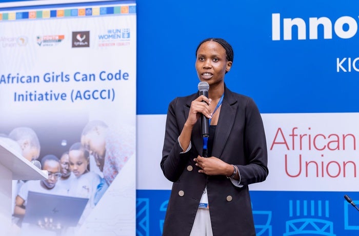 Pendo Vestine speaks at a forum in Kigali about her coding work and experience in the African Girls Can Code Initiative (AGCCI). Photo: UN Women