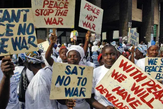 Liberian women march for peace 2003