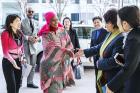 UN Women Executive Director Phumzile Mlambo-Ngcuka greeted by representatives of the  China Women's museum.   Photo: UN Women/Tian Liming
